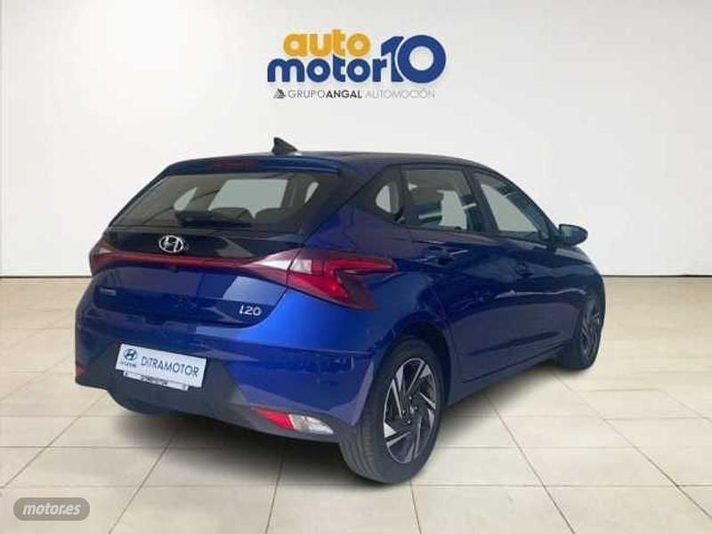 Usado Hyundai i20 100 CV (73 kW) 2021 Intense blue Berlina