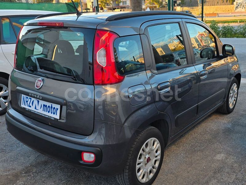Usado Fiat Panda Lounge 69 CV (50 kW) 2019 Gris / plata Utilitario