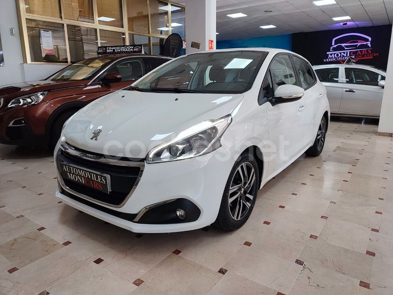 Blanco Usado 2019 Peugeot 208 Signature Sky Utilitario | 8750 € (Precio justo) - Imagen 1/4