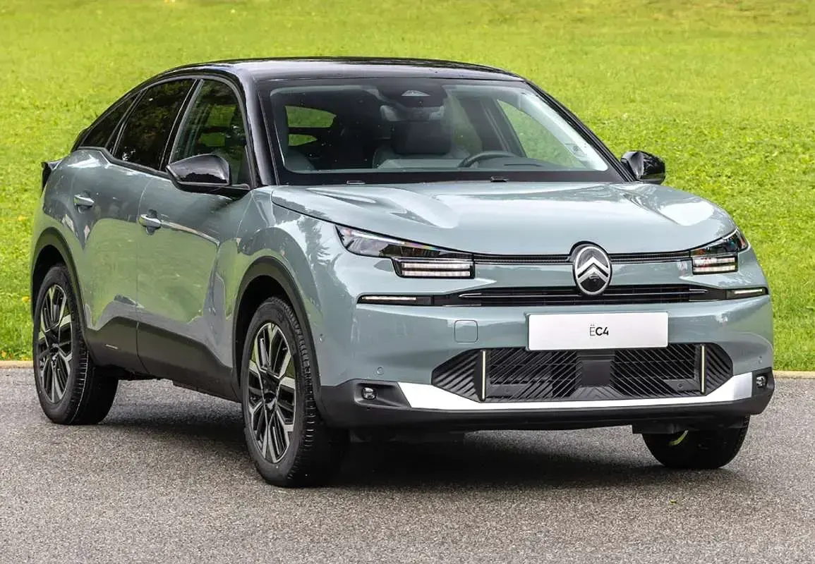 Usado Citroën C4 Feel 110 CV (80 kW) 2022 Blanco Utilitario