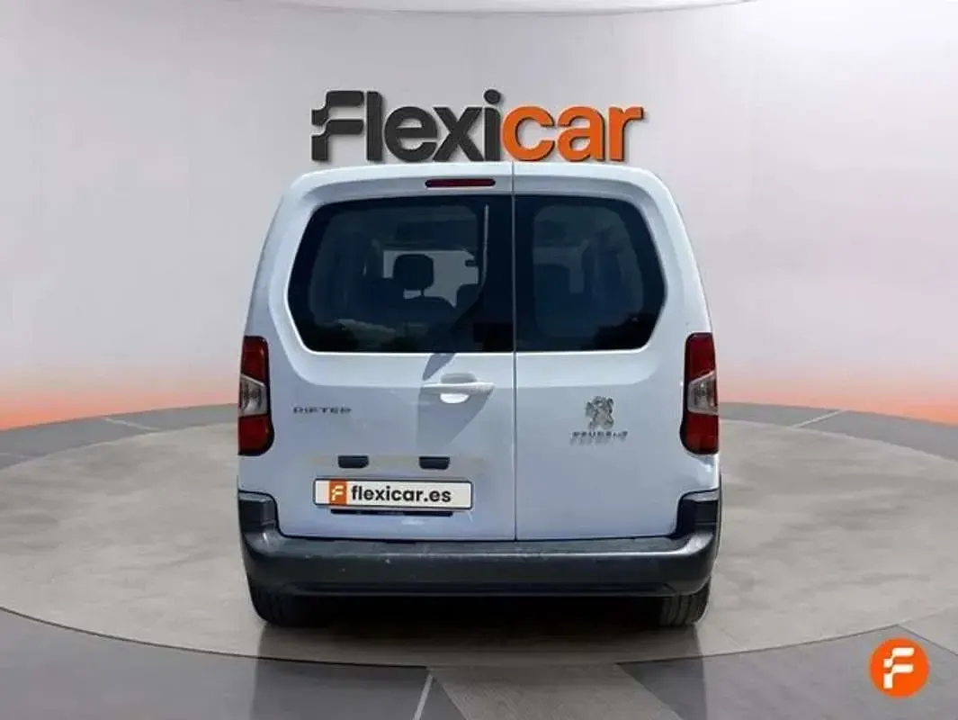 Usado Peugeot Rifter Active 102 CV (75 kW) 2021 Blanco Monovolumen