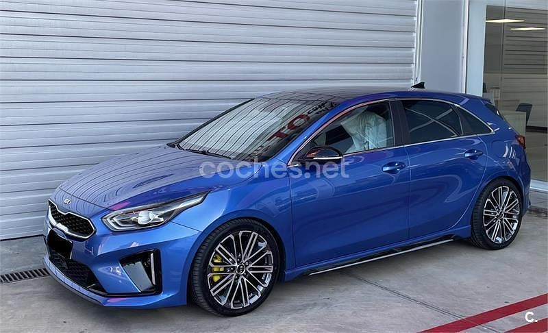 Usado Kia Ceed 140 CV (102 kW) 2019 Azul Utilitario