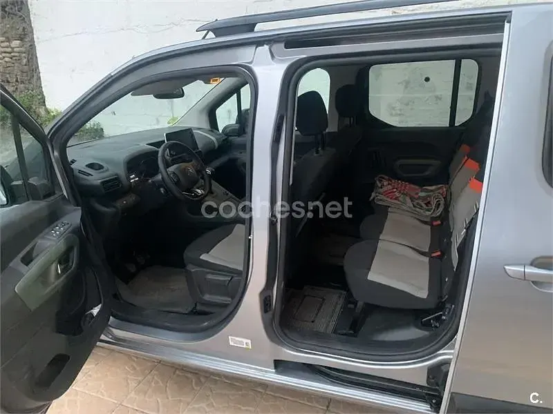 Usado Citroën e-Berlingo Feel 130 CV (95 kW) 2021 Gris / plata Monovolumen