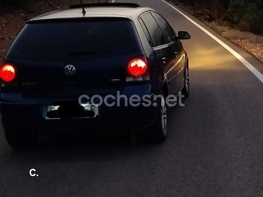 Usado VW Polo Highline 80 CV (58 kW) 2008 Azul Utilitario
