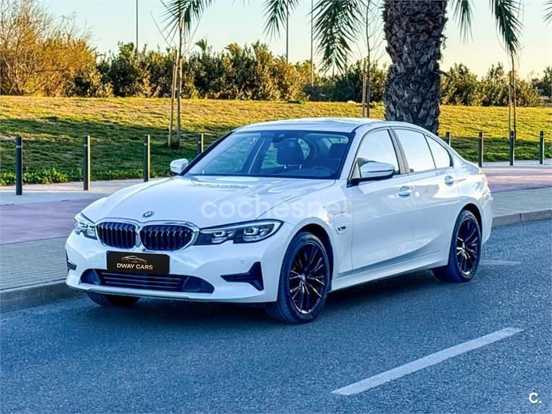 Usado BMW 320e Comfort Edition 204 CV (150 kW) 2021 Blanco Berlina