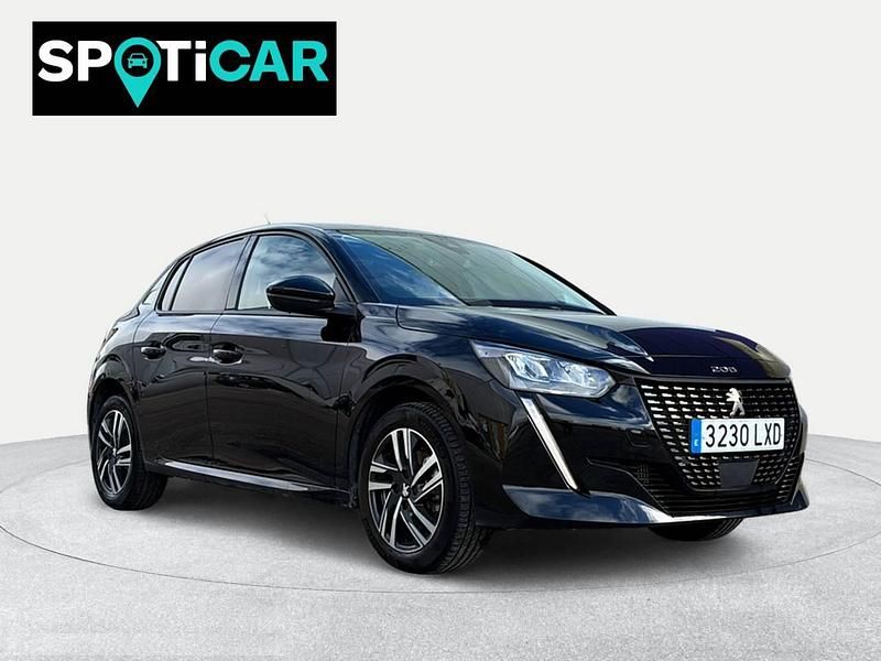 Usado Peugeot 208 Allure 100 CV (73 kW) 2022 Negro Utilitario