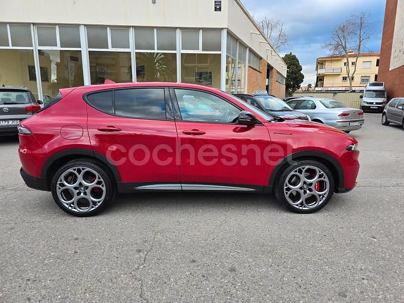 Usado Alfa Romeo Tonale Edizione Speciale 130 CV (95 kW) 2023 Granate SUV