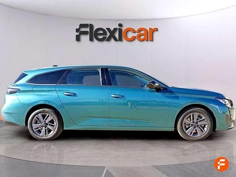 Verde Usado 2023 Peugeot 308 Active Utilitario | 15.290 € (Buen precio) - Imagen 1/1