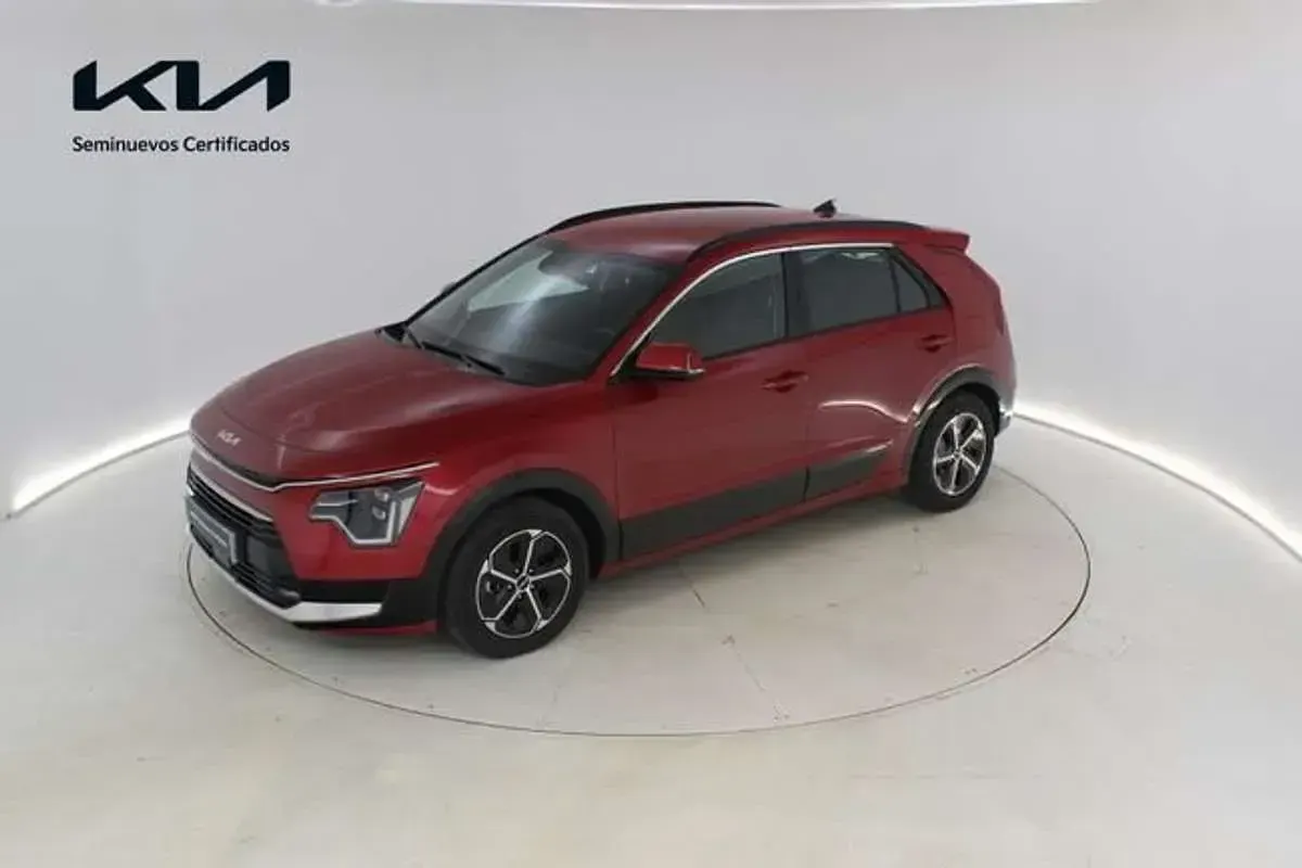 Usado Kia Niro 141 CV (103 kW) 2024 Rojo SUV