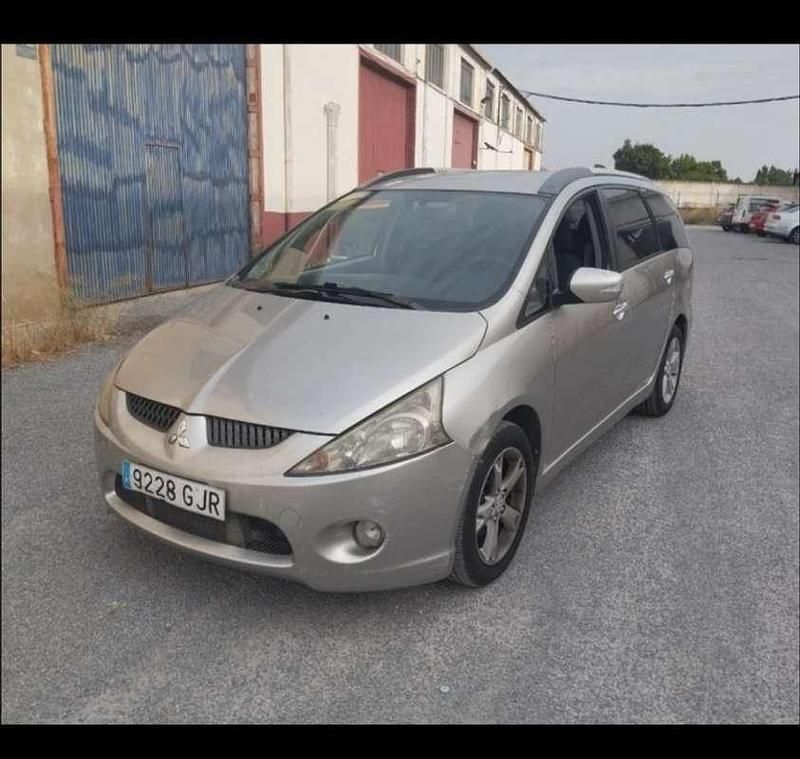 Plateado Usado 2009 Mitsubishi Grandis Intense+ Monovolumen | 3200 € (Precio justo) - Imagen 1/4