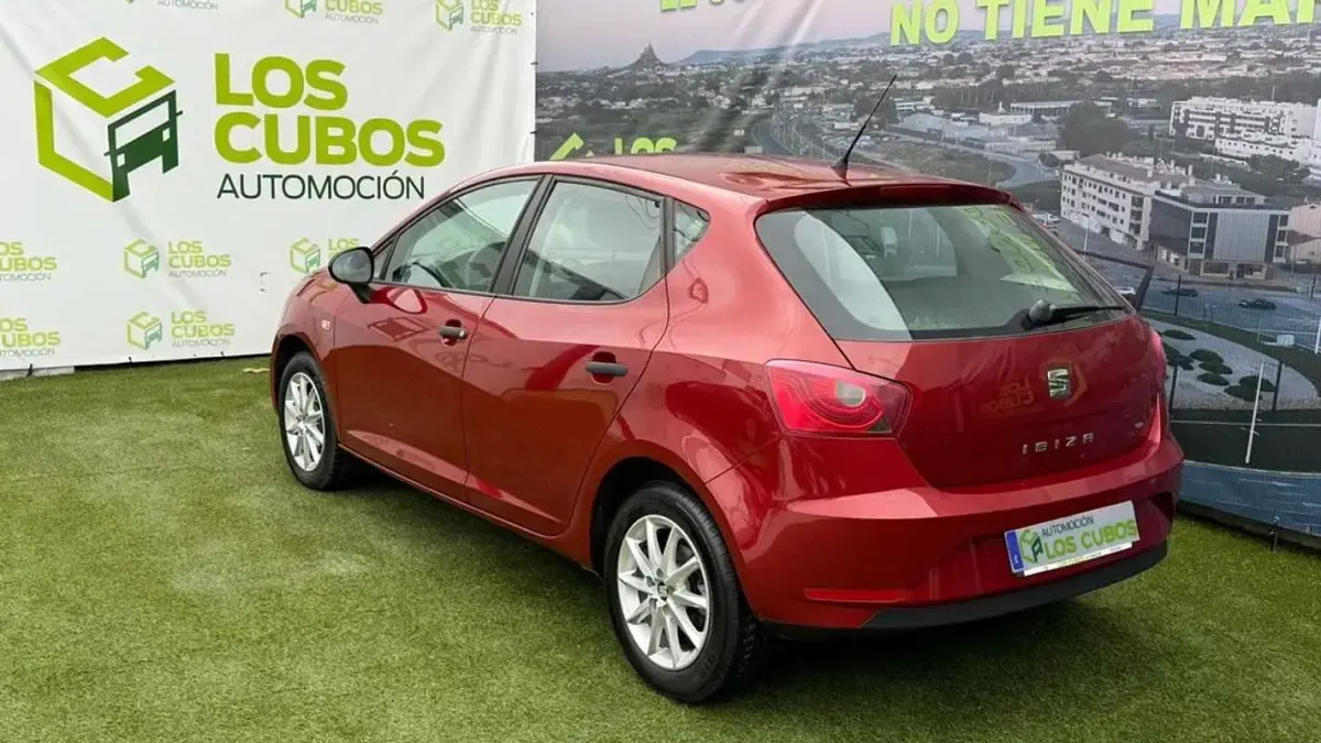 Usado Seat Ibiza ST Reference 90 CV (66 kW) 2014 Amarillo Familiar