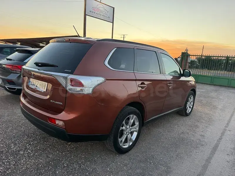 Usado Mitsubishi Outlander Motion 150 CV (110 kW) 2013 Granate SUV