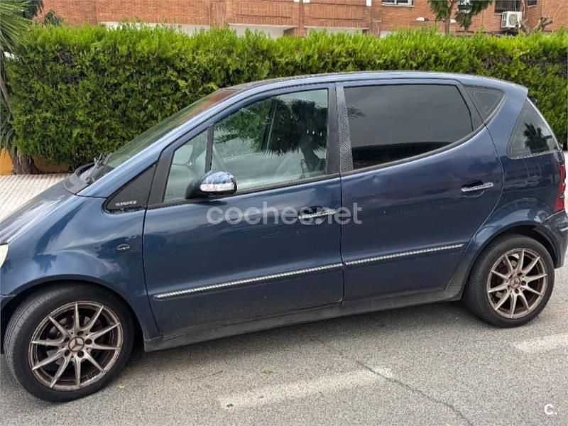 Usado Mercedes A170 Elegance 95 CV (69 kW) 2004 Azul Monovolumen