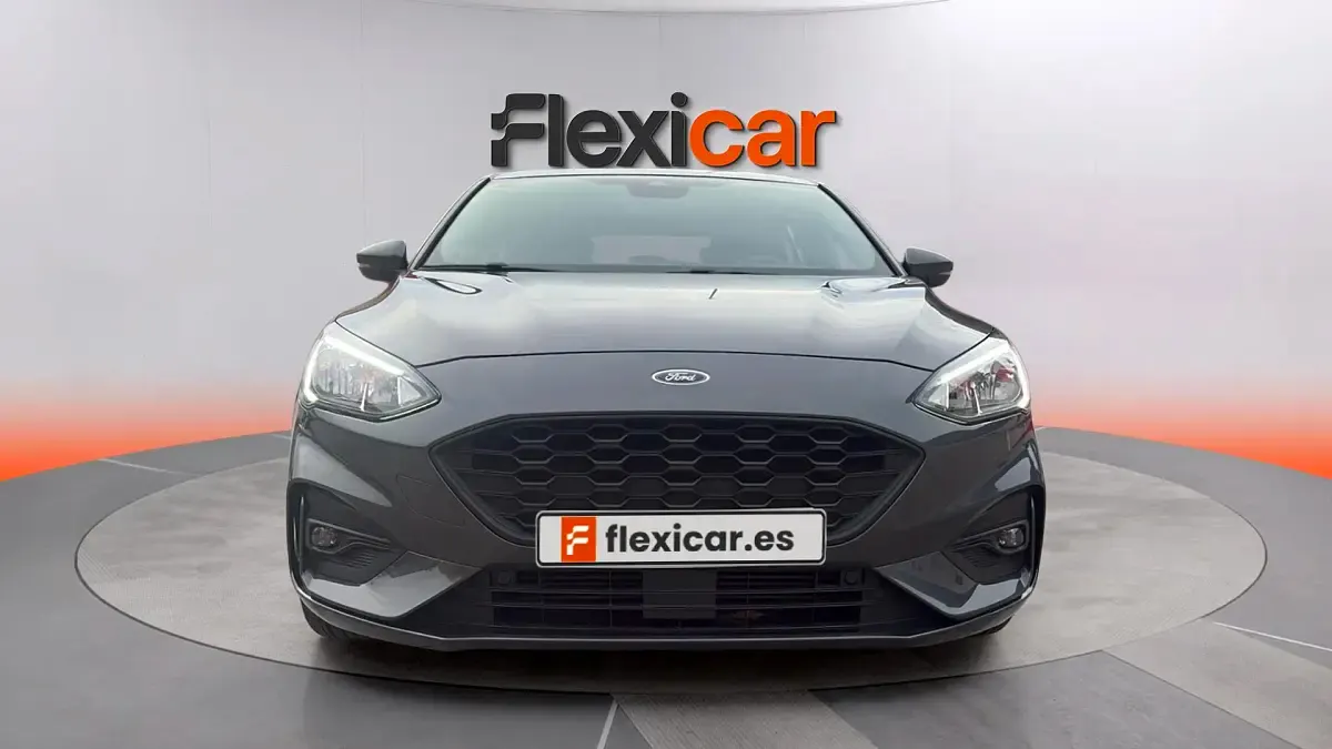 Usado Ford Focus ST-Line 125 CV (91 kW) 2019 Gris Berlina