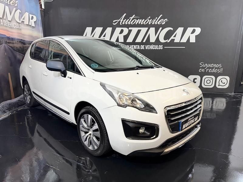 Usado Peugeot 3008 Allure 120 CV (88 kW) 2016 Blanco Berlina