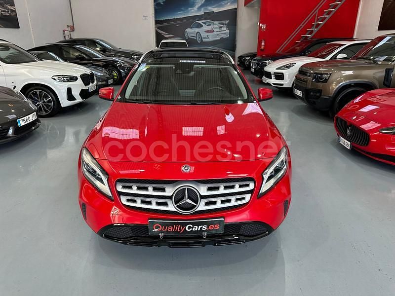 Usado Mercedes GLA180 122 CV (89 kW) 2019 Rojo SUV