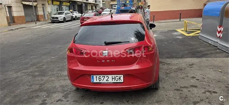 Usado Seat Leon Copa 90 CV (66 kW) 2011 Rojo Utilitario