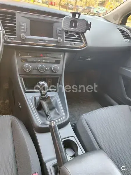 Usado Seat Leon Style 150 CV (110 kW) 2016 Gris / plata Berlina
