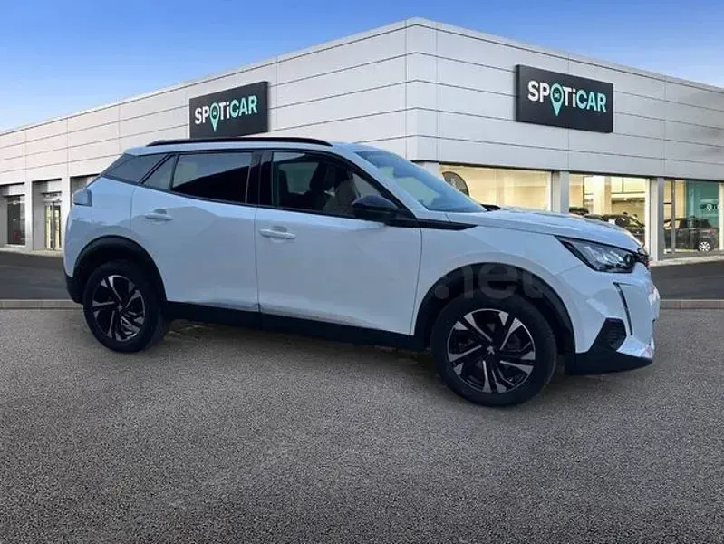 Usado Peugeot 2008 Allure 110 CV (80 kW) 2021 Blanco SUV