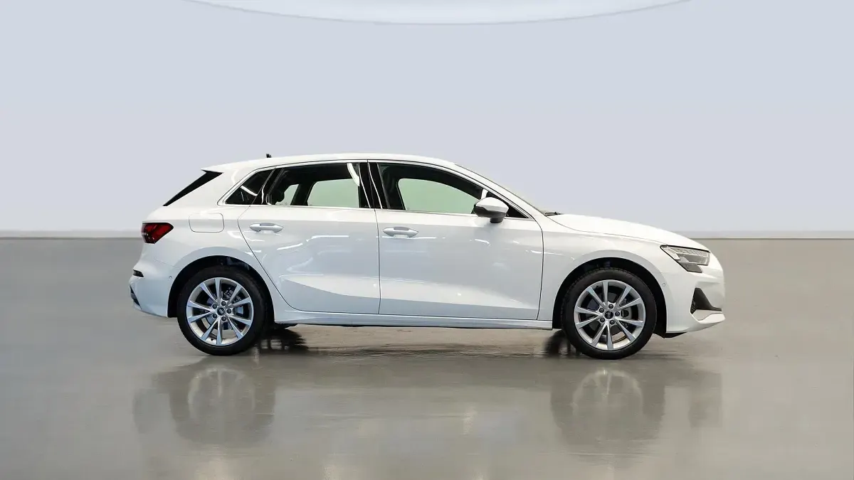 Usado Audi A3 Advanced Plus 116 CV (85 kW) 2025 Blanco Berlina