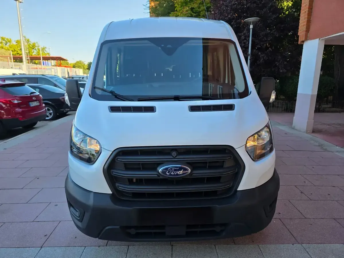 Usado Ford Transit Trend 131 CV (96 kW) 2024 Blanco Familiar