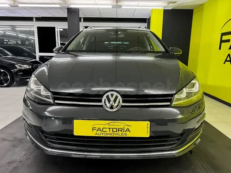 Usado VW Golf VII Advance 110 CV (80 kW) 2016 Gris / plata Berlina