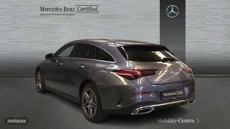 Usado Mercedes CLA250e Shooting Brake 218 CV (160 kW) 2025 Gris Familiar