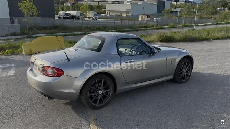 Usado Mazda MX5 Sportive 160 CV (117 kW) 2009 Gris / plata Descapotable
