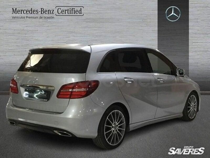 Usado Mercedes B200 136 CV (100 kW) 2019 Gris / plata Monovolumen