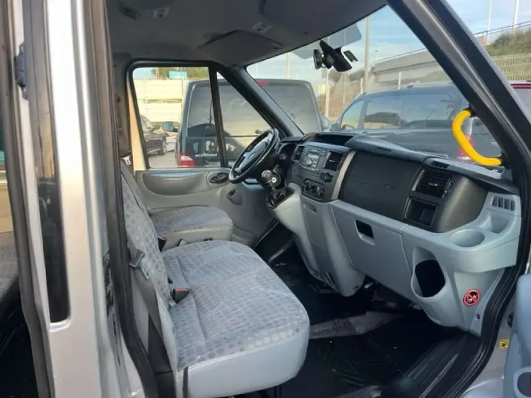 Usado Ford Transit 140 CV (102 kW) 2012 Plateado Van
