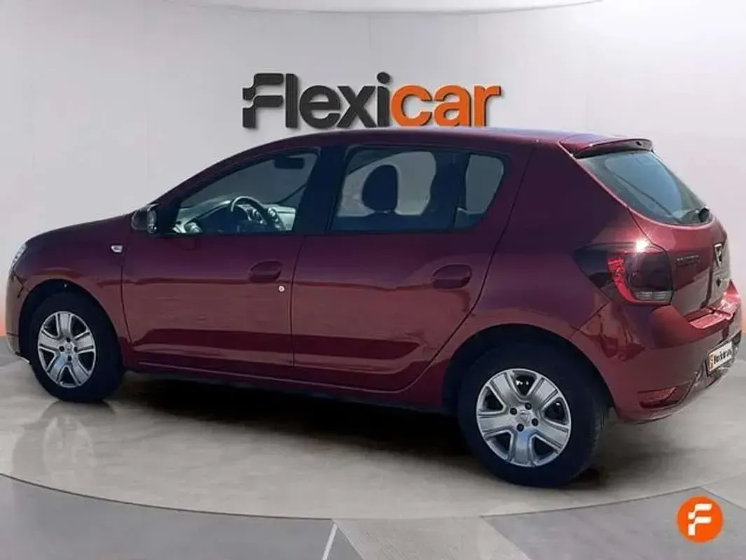 Usado Dacia Sandero Comfort 101 CV (74 kW) 2020 Burdeos Utilitario