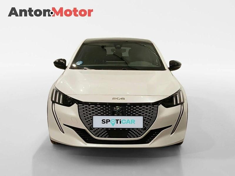 Usado Peugeot e-208 GT-line 100 kW (136 CV) 2020 Blanco Utilitario