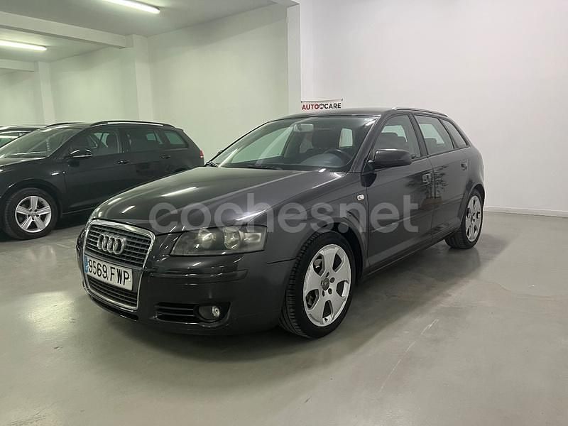 Usado Audi A3 Ambition 105 CV (77 kW) 2007 Gris / plata Berlina