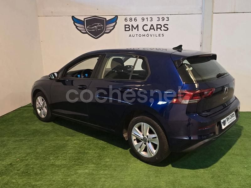 Usado VW Golf VIII 115 HP (84 kW) 2021 Azul Sedan