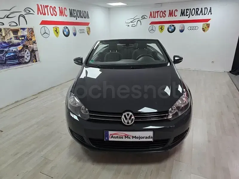 Usado VW Golf Cabriolet 105 CV (77 kW) 2013 Gris / plata Descapotable