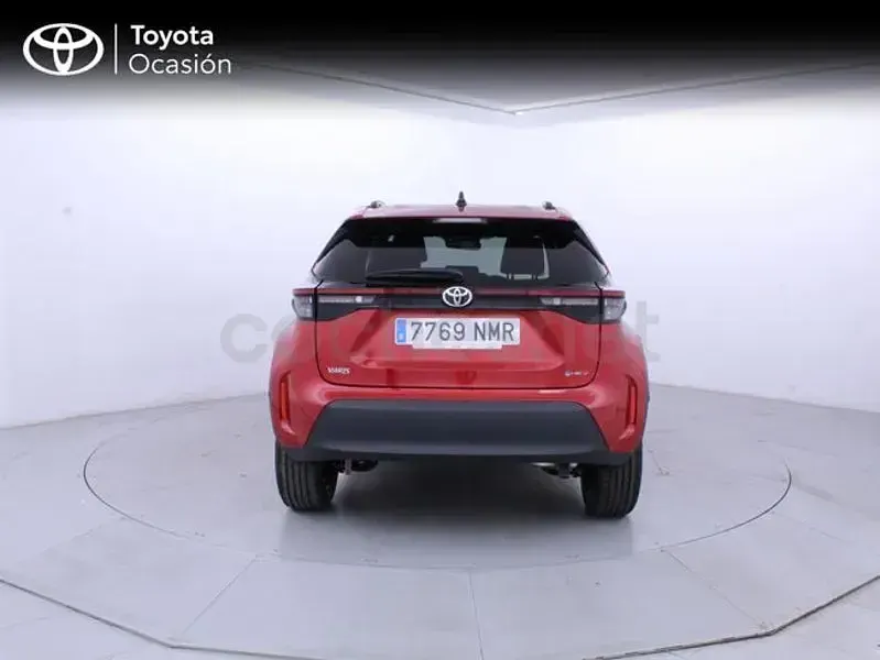 Nuevo Toyota Yaris Cross Active 130 CV (95 kW) 2026 Rojo SUV