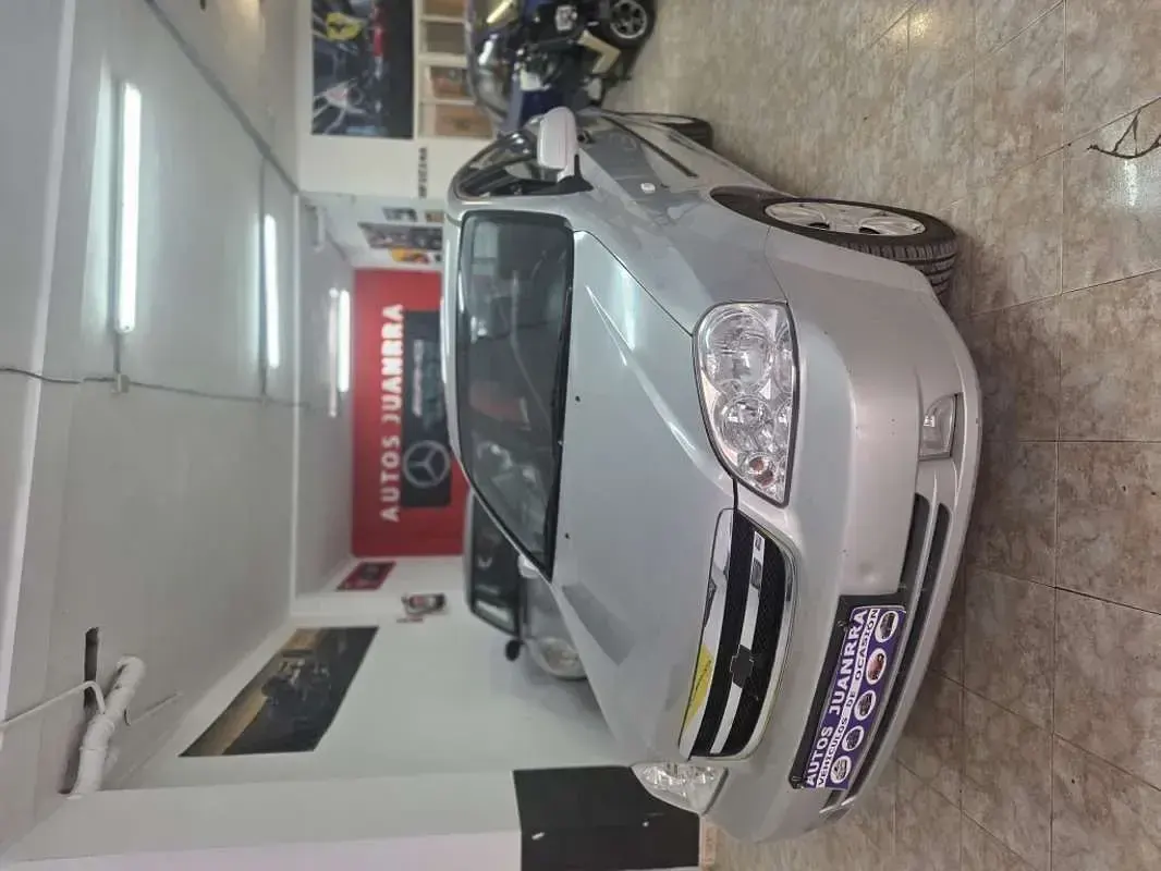 Usado Chevrolet Nubira CDX 122 CV (89 kW) 2006 Gris Familiar