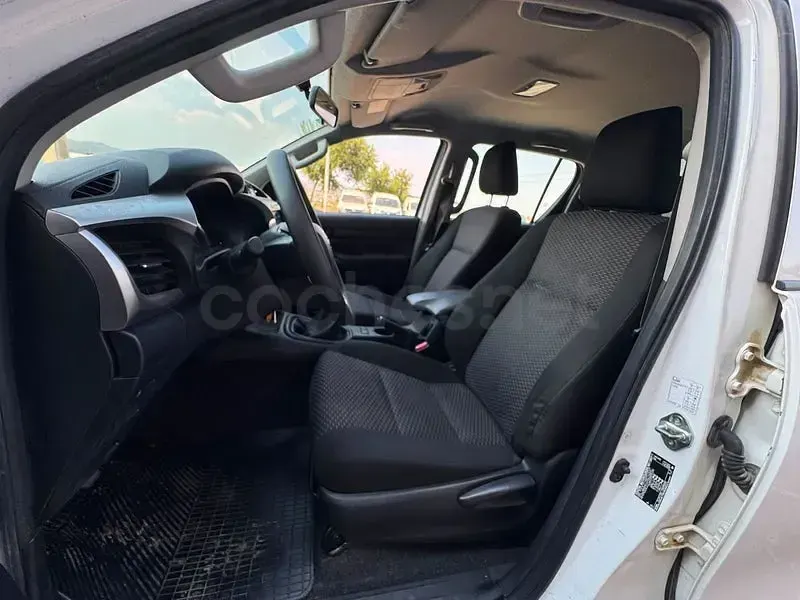 Usado Toyota HiLux 150 CV (110 kW) 2022 Blanco Pickup/Camioneta