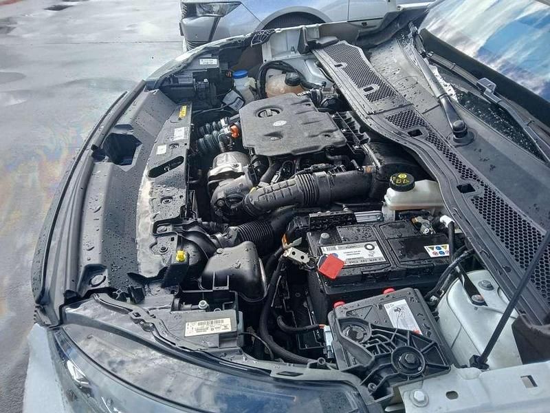 Usado Peugeot 2008 Active 110 CV (80 kW) 2021 Blanco SUV