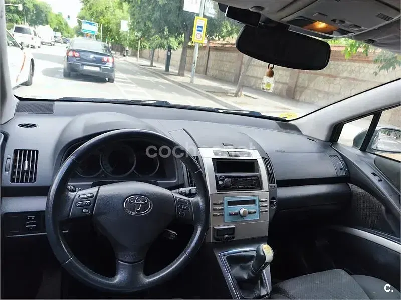 Käytetty Toyota Corolla Verso Sol 136 HP (100 kW) 2006 Harmaa Tila-auto