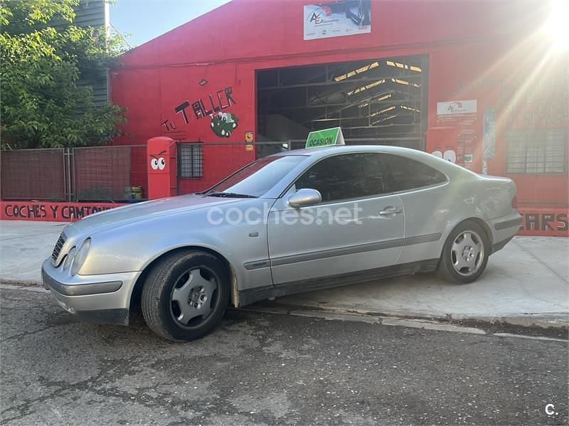 Usado Mercedes CLK320 Elegance 218 CV (160 kW) 1998 Gris / plata Coupe