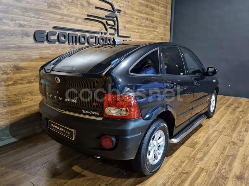 Usado Ssangyong (KGM) Actyon Limited 138 CV (101 kW) 2009 Negro SUV