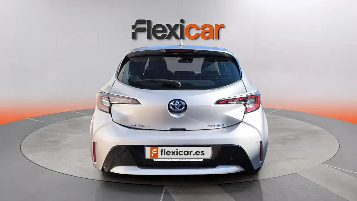 Usado Toyota Corolla Active 122 CV (89 kW) 2021 Gris Berlina