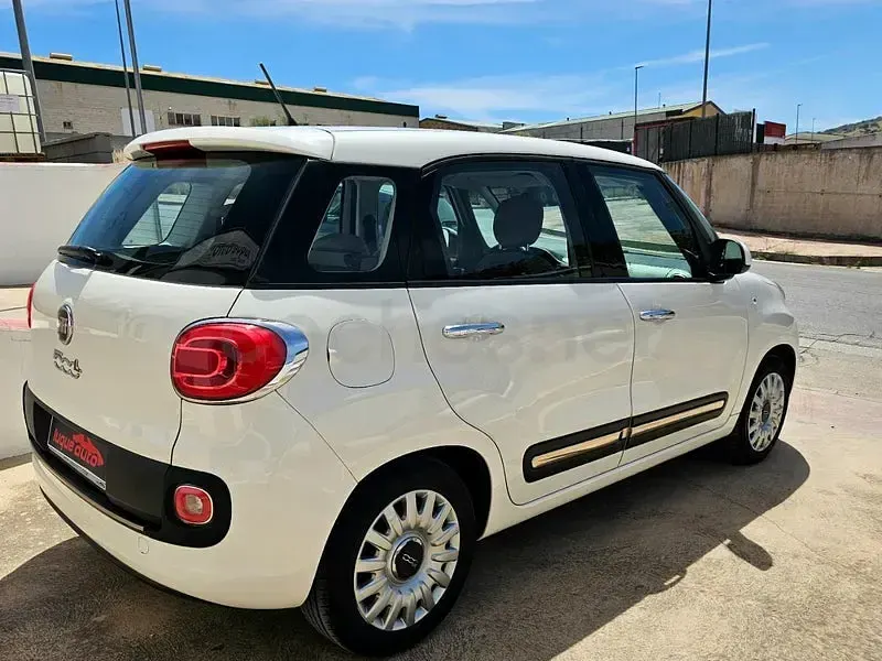 Usado Fiat 500L Lounge 95 CV (69 kW) 2016 Blanco Monovolumen