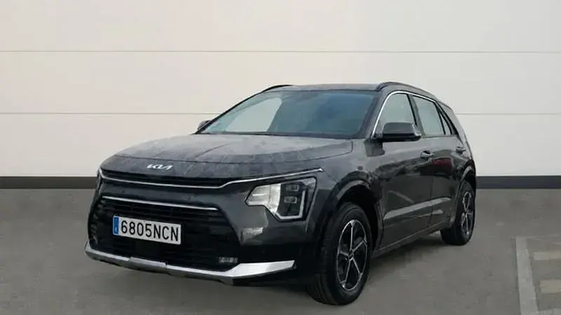 Usado Kia Niro 171 CV (125 kW) 2025 Gris / plata SUV