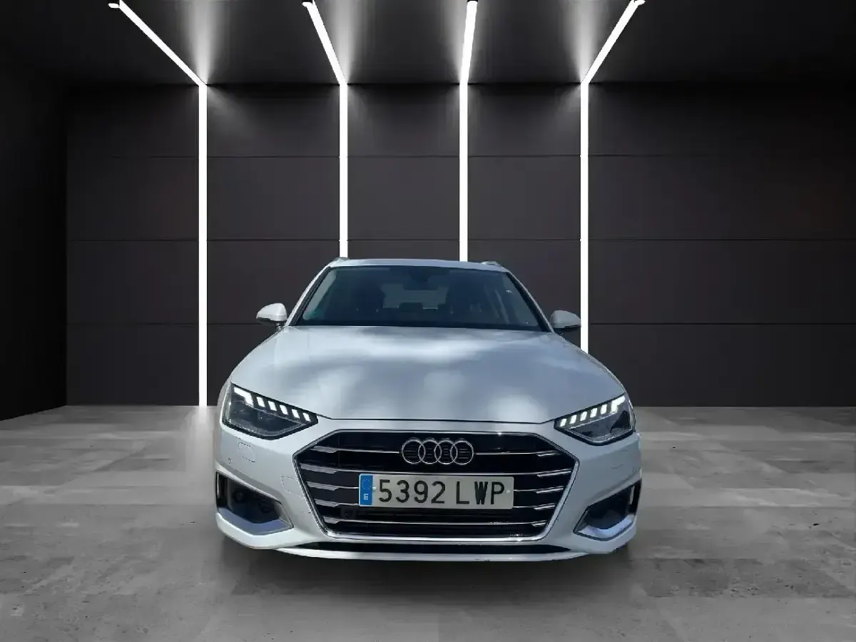 Käytetty Audi A4 Advanced Plus 150 HP (110 kW) 2022 Valkoinen Farmari