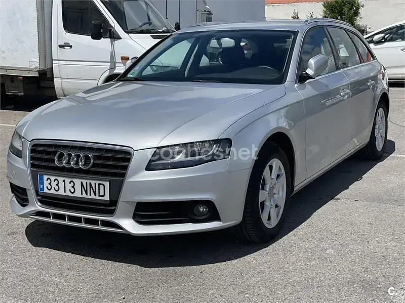 Usado Audi A4 120 CV (88 kW) 2009 Gris / plata Familiar