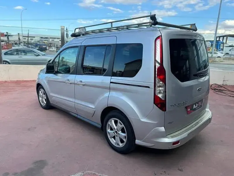 Usado Ford Tourneo Connect Titanium 120 CV (88 kW) 2016 Gris Monovolumen