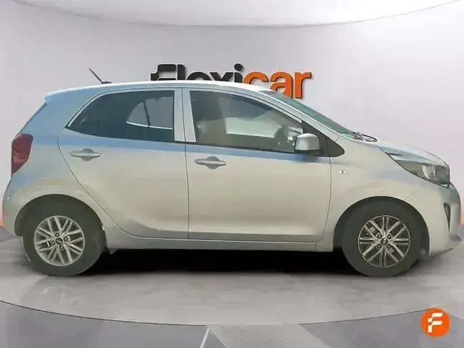 Usado Kia Picanto 67 CV (49 kW) 2021 Gris Utilitario