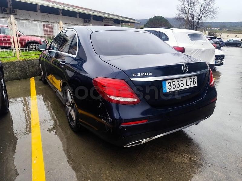 Usado Mercedes E220 194 CV (142 kW) 2021 Azul Berlina
